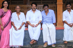 Pic Talk: Mohanlal revisits ancestral home after three decades