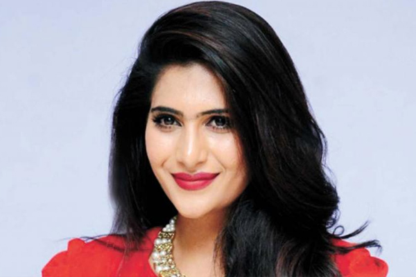 Neha Saxena chooses Late Marriage