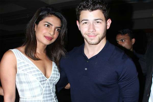 Priyanka Chopra birthday gift to Nick Jonas is a sweet kiss